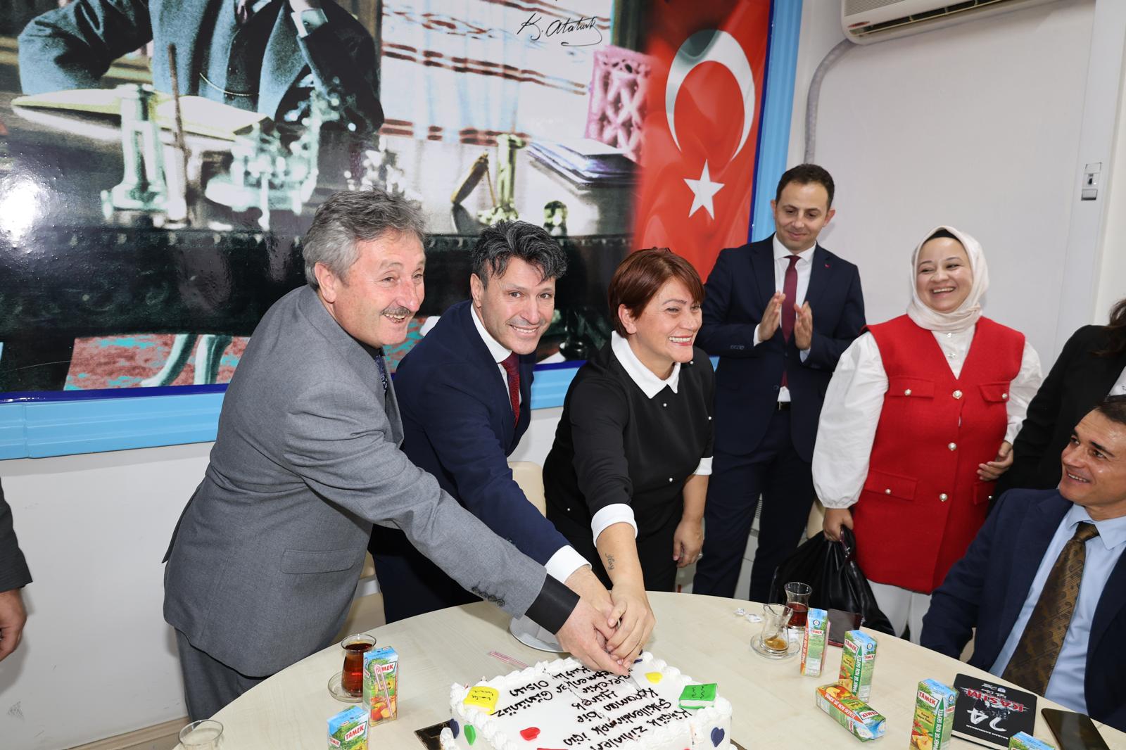 Başkan Soyuak’tan Öğretmenler Günü Ziyareti